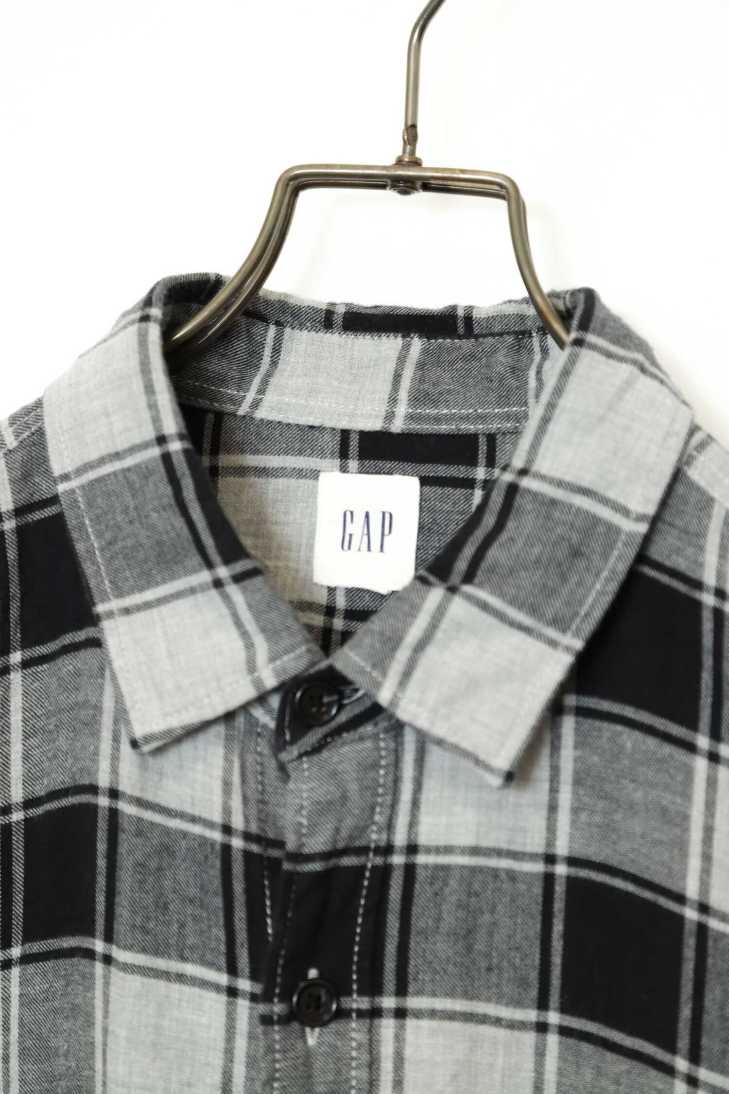 Alternative view of USED GAP CHECK PATTERN SHIRT/L