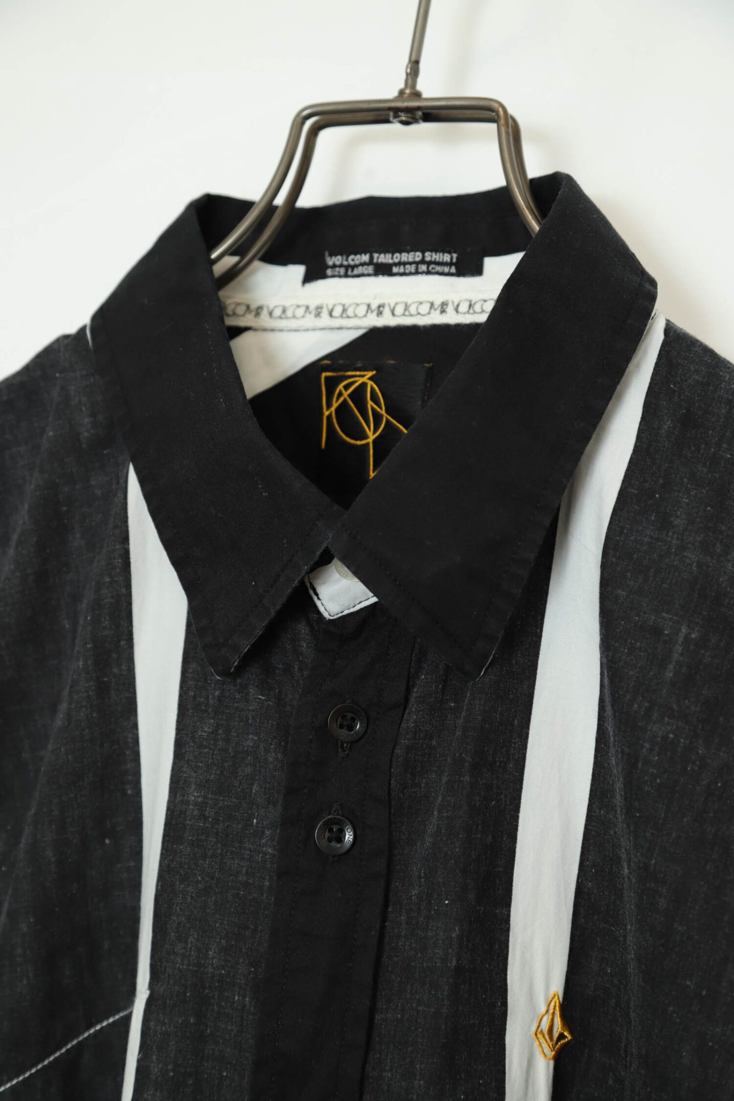 Alternative view of USED VOLCOM STRIPED SHIRT/L