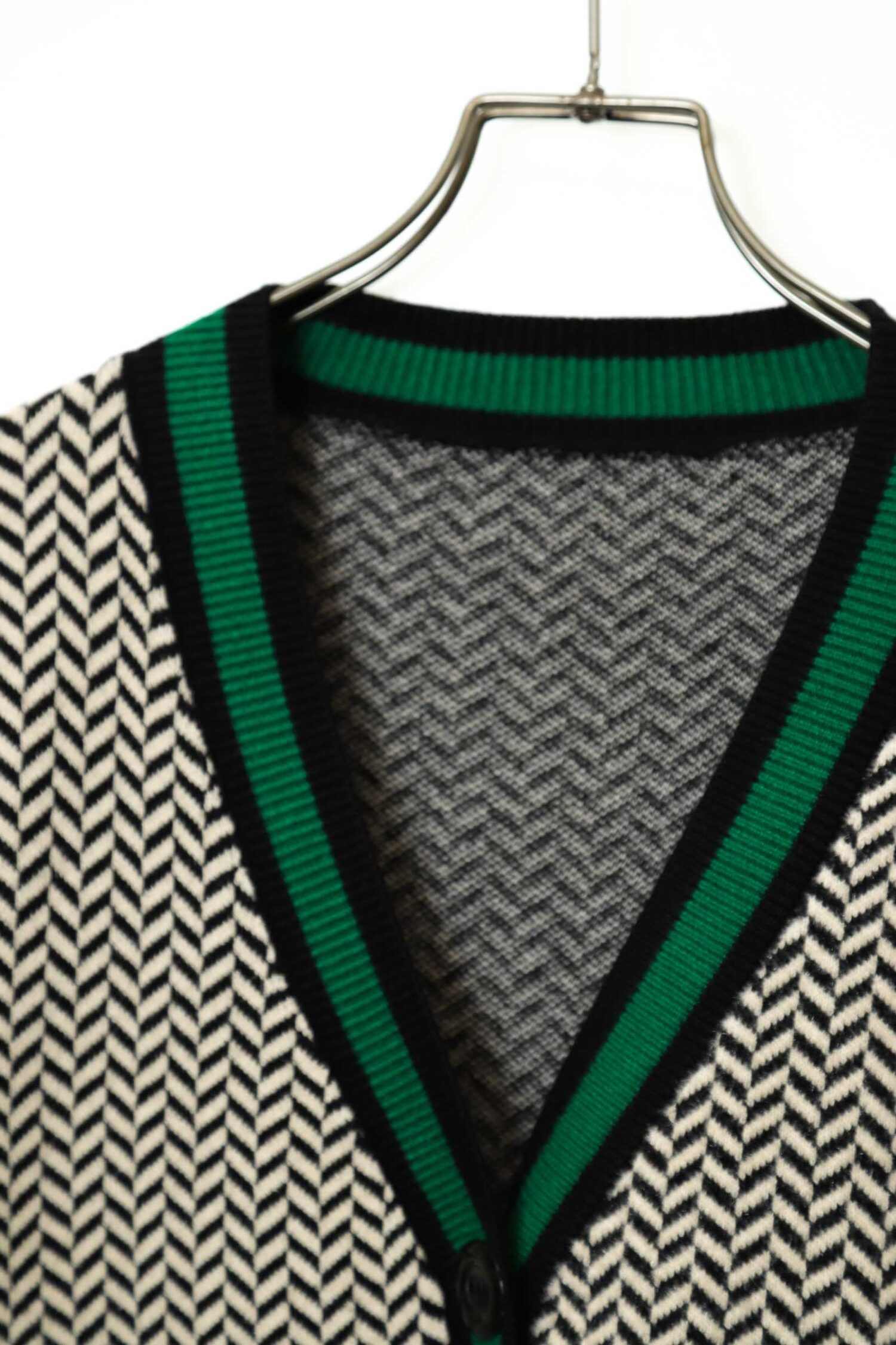 Alternative view of VINTAGE HERRING BONE PATTERNED CARDIGAN/M