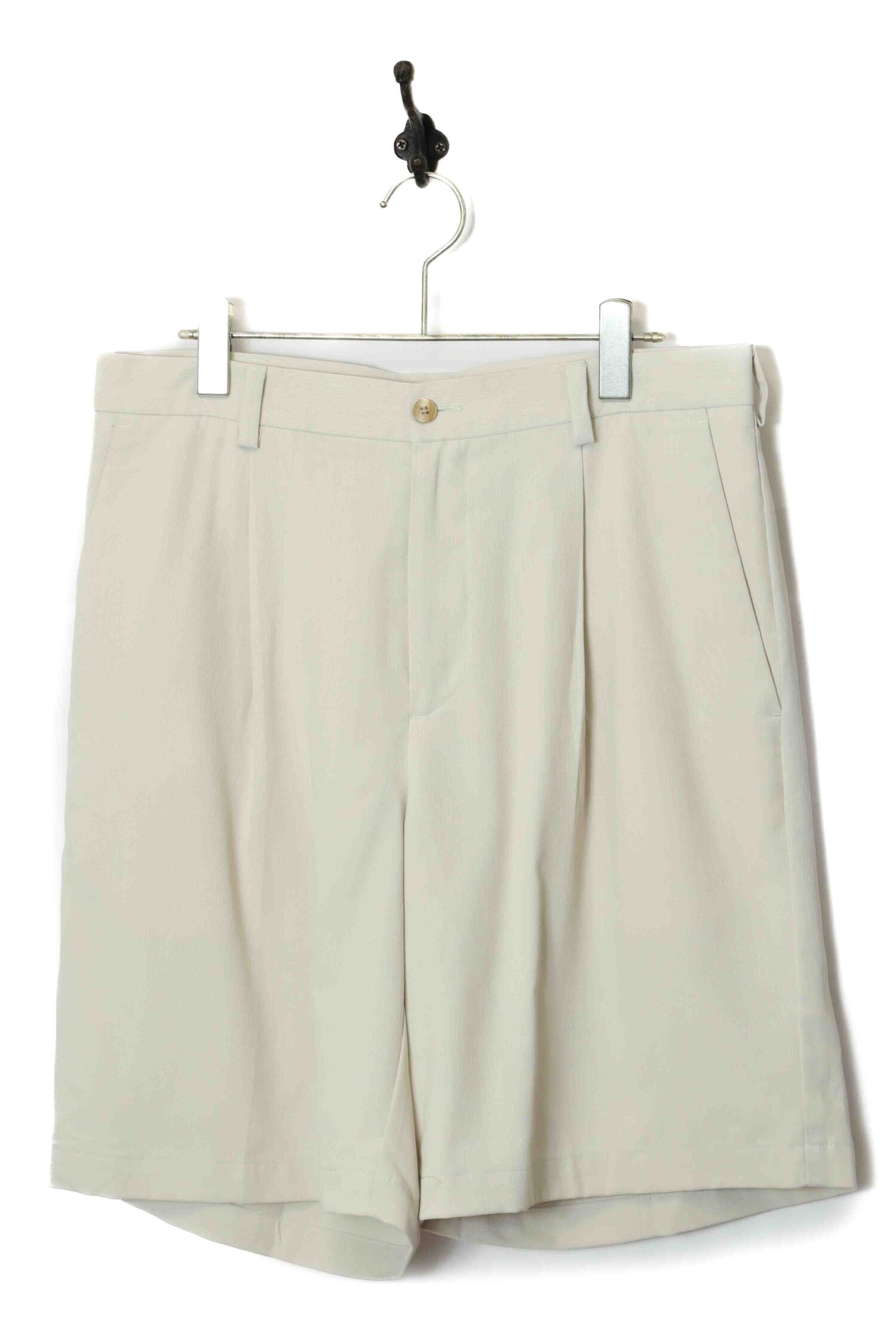 USED NIKE SHORTS/W84