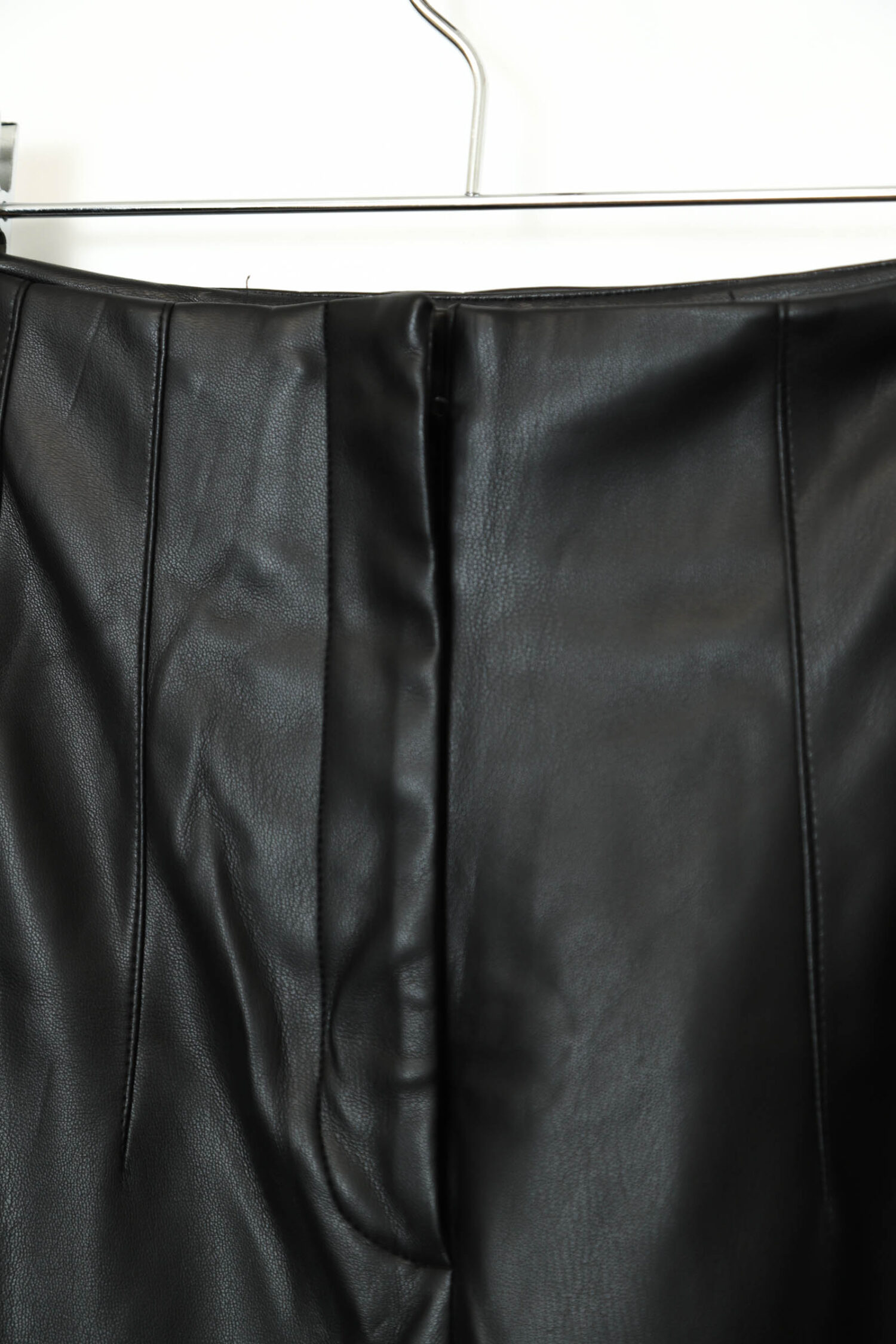 Alternative view of USED FAKE LEATHER PANTS/W70