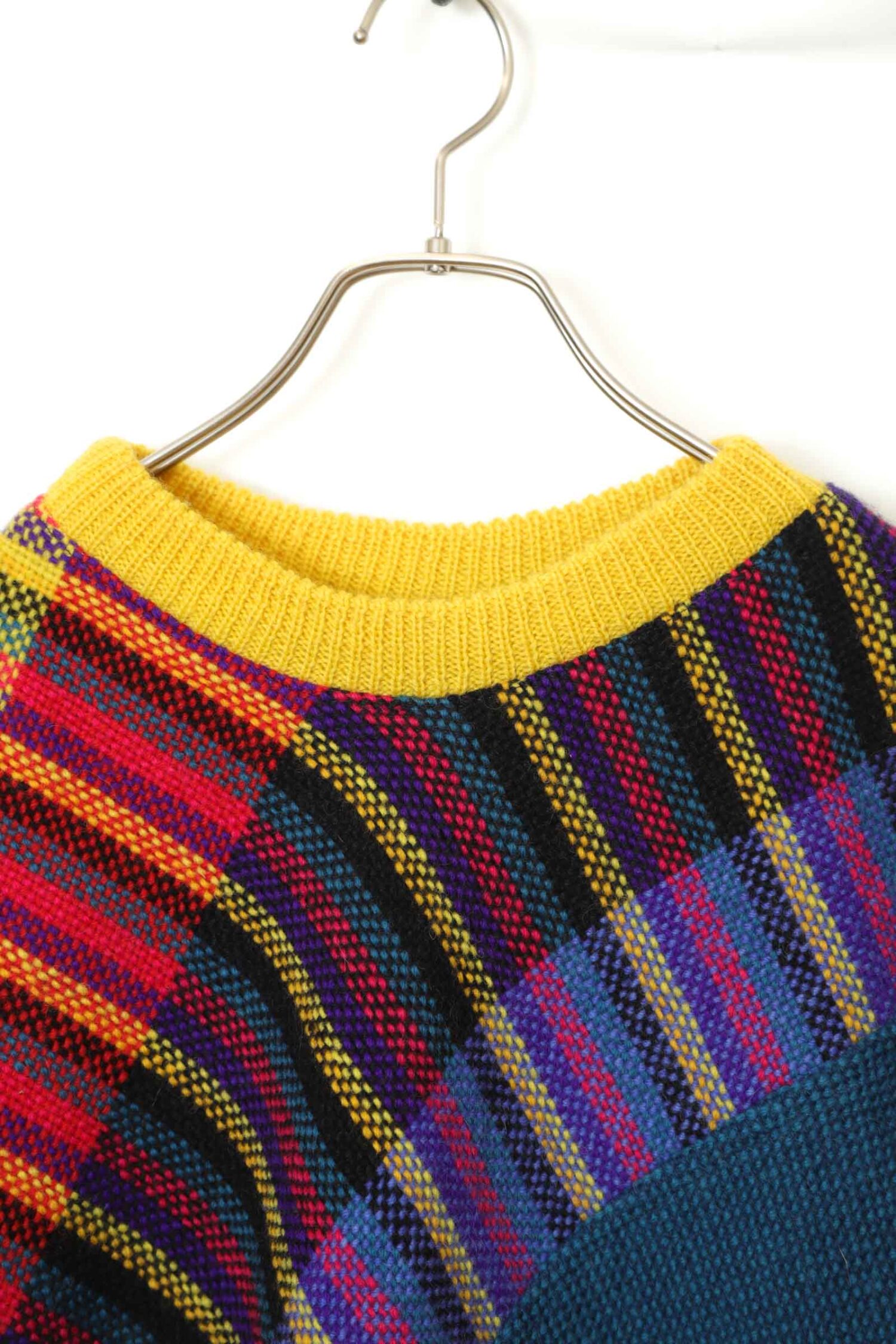 Alternative view of USED PATTERN KNITED SWEATER/L