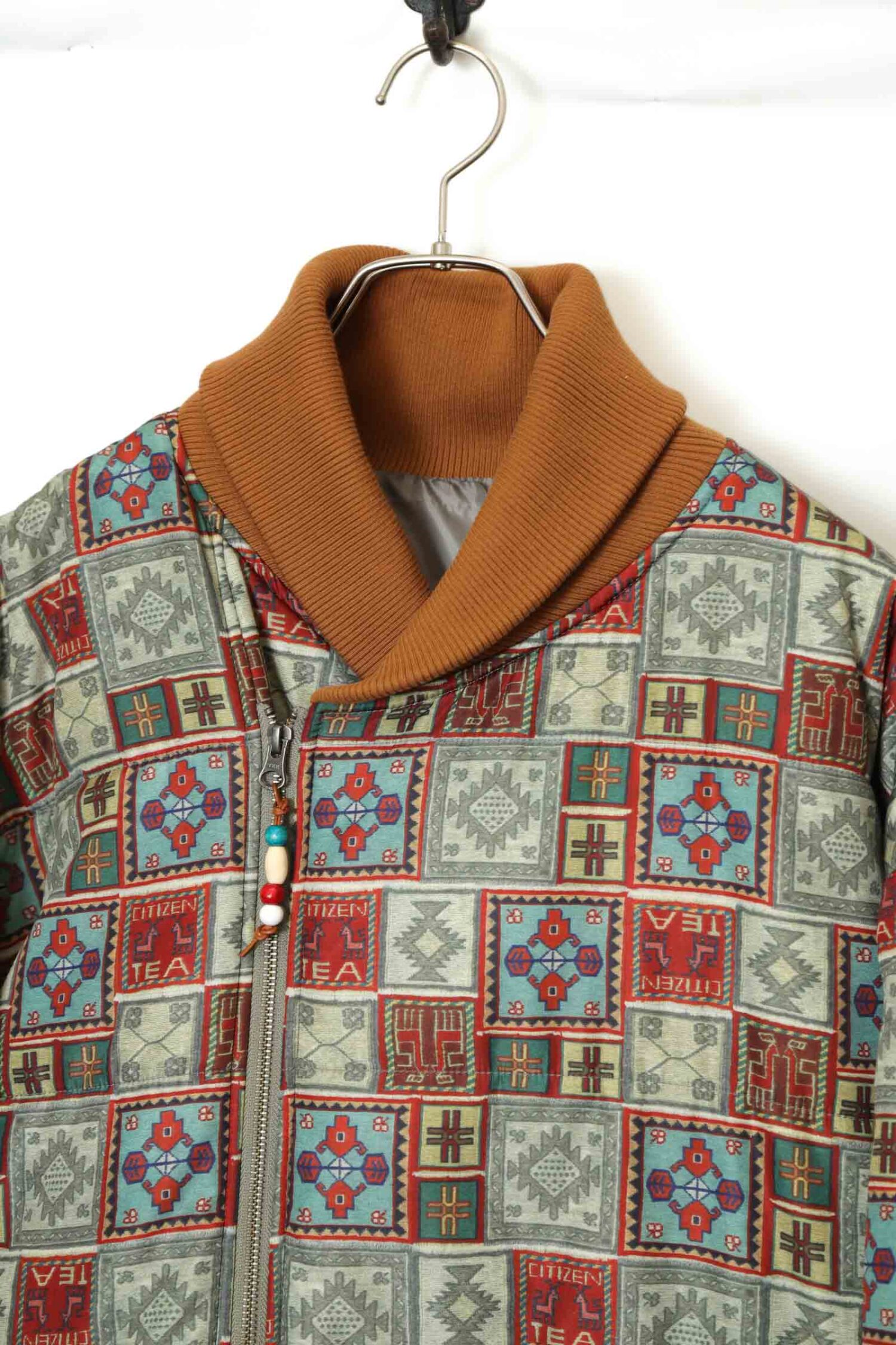 Alternative view of VINTAGE PRTINTED DOWN JAKCET/XL