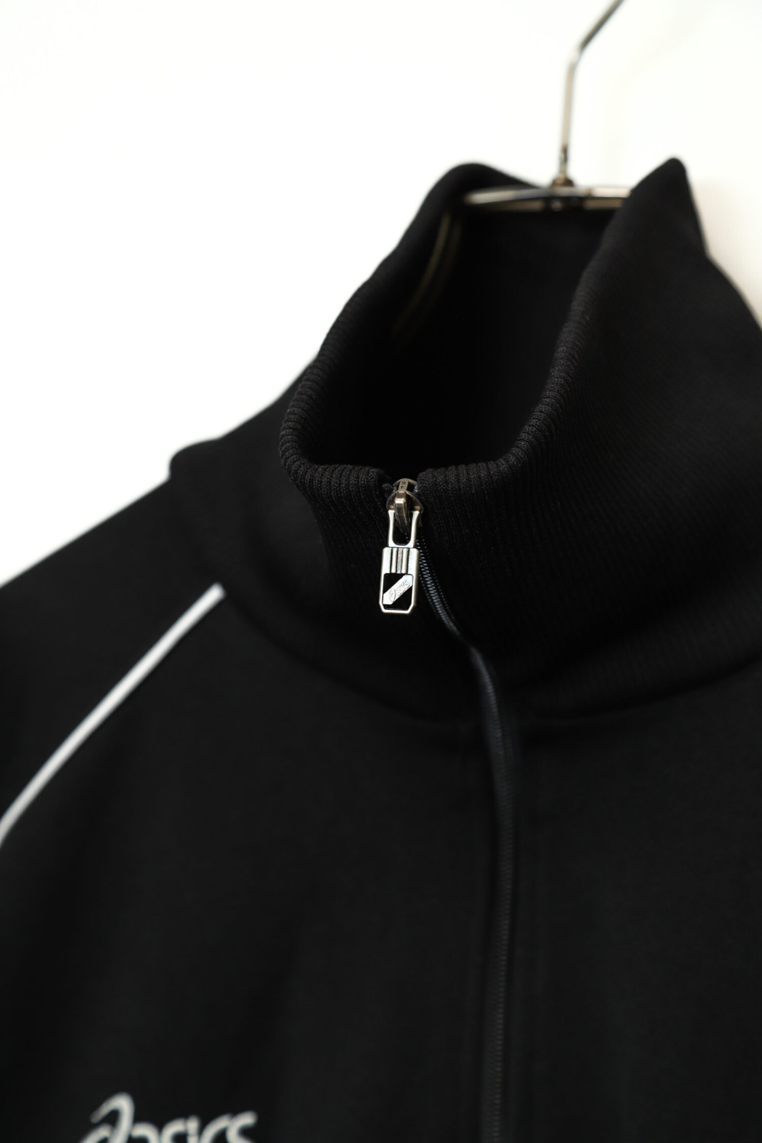 Alternative view of USED ASICS TRACK JACKET/M
