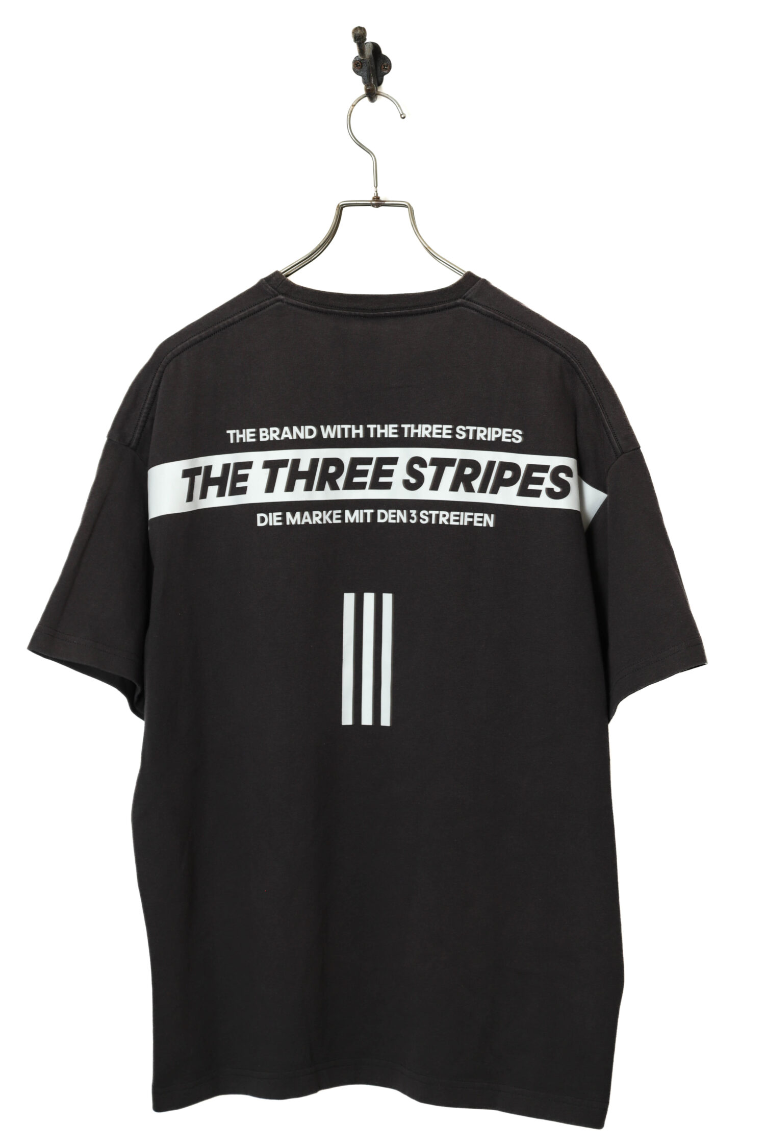 USED ADIDAS PRINTED T-SHIRT/XL