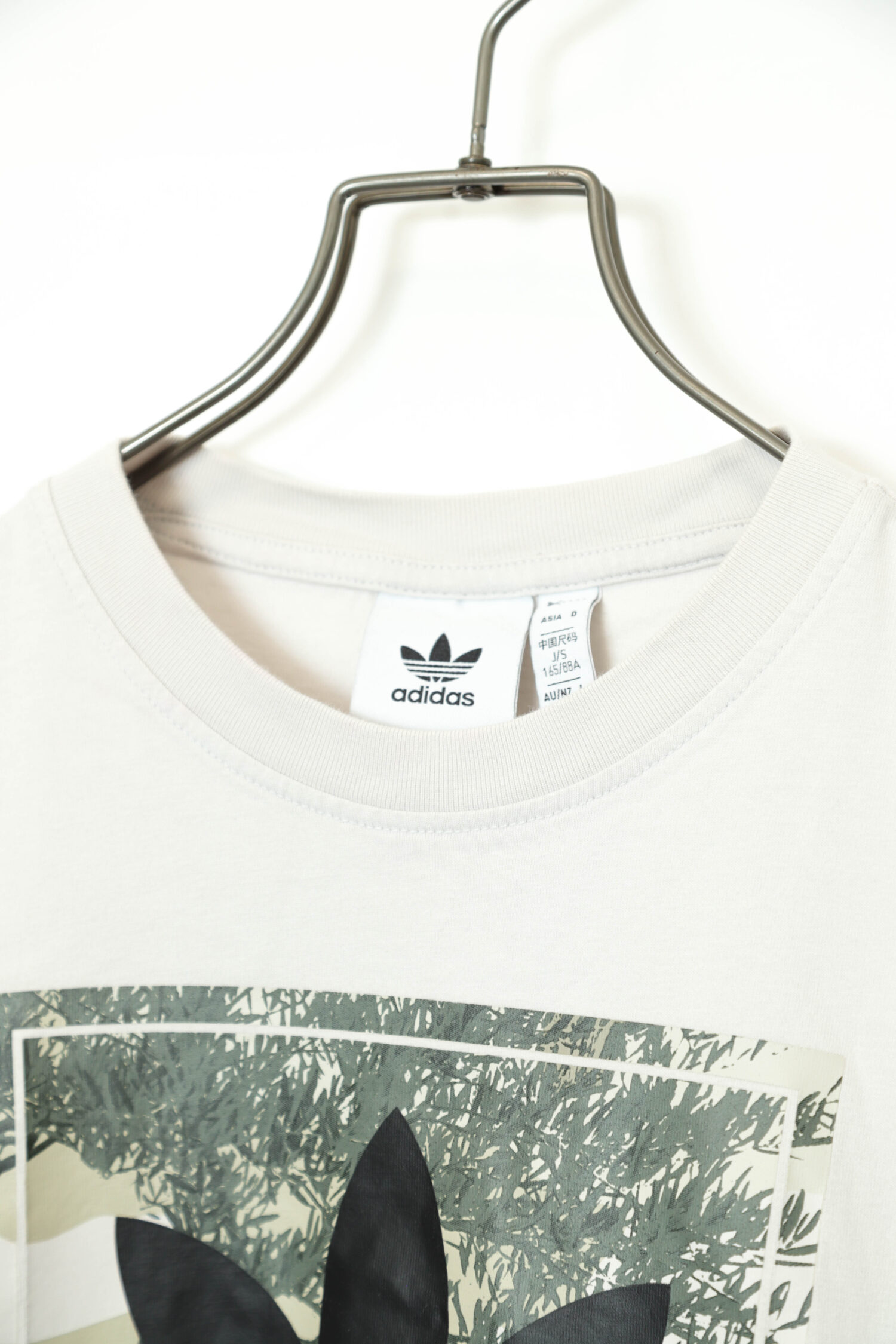 Alternative view of USED PRINTED T-SHIRT/ADIDAS/M