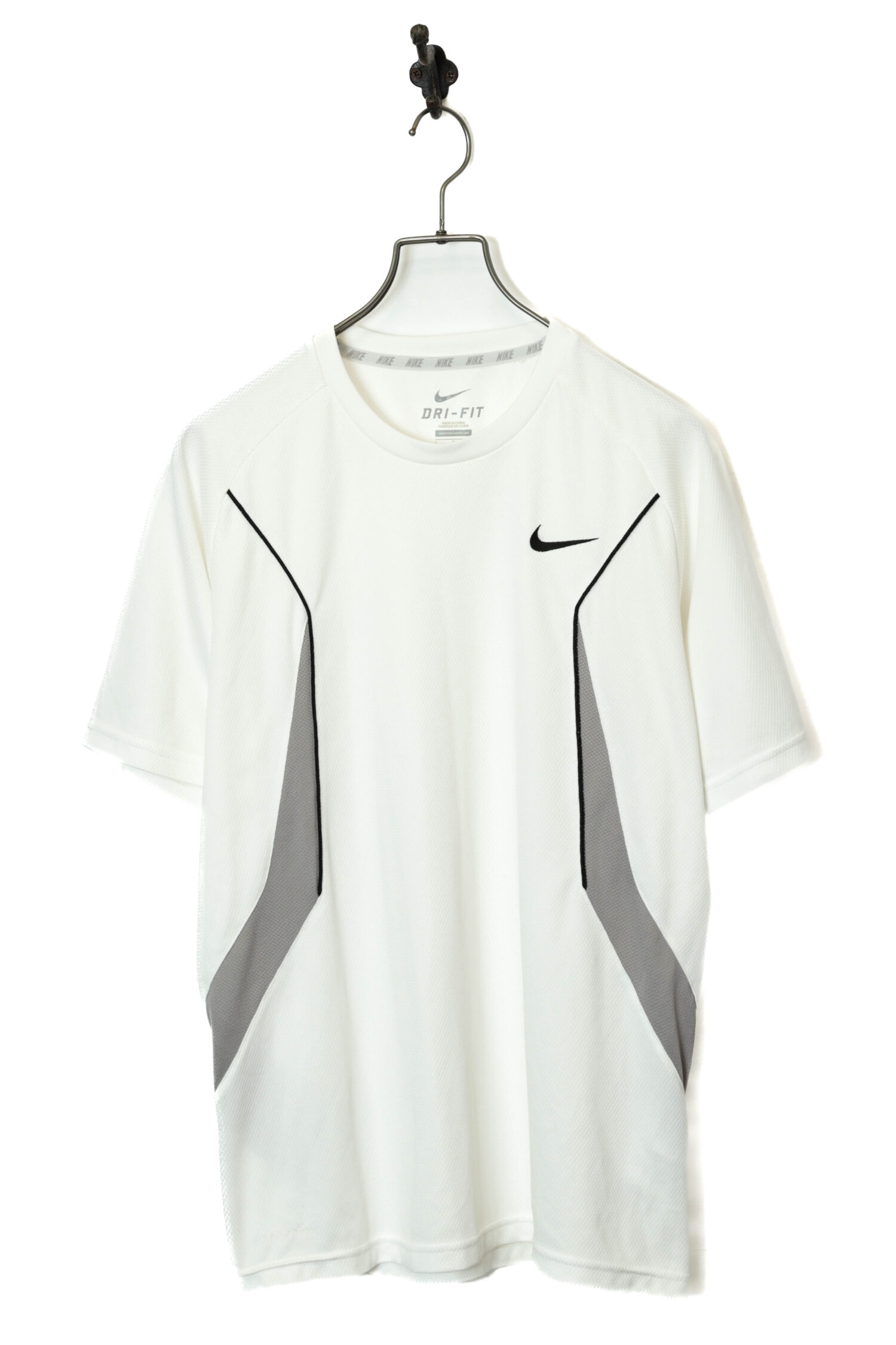 USED NIKE SPORT T-SHIRT/L
