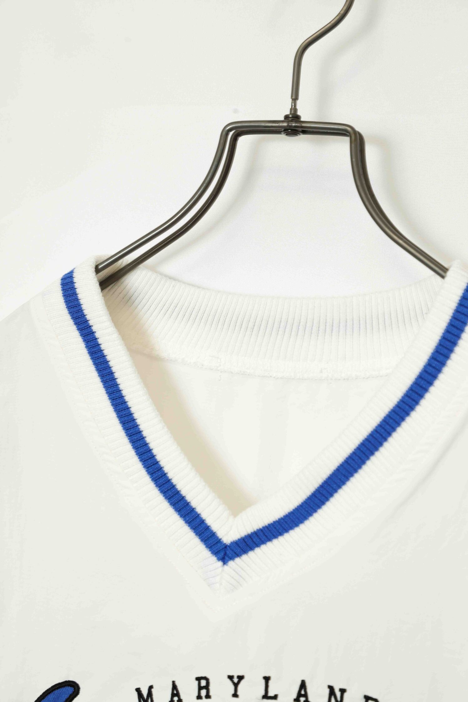 Alternative view of VINTAGE EMBROIDERY V-NECK T-SHIRT/XL