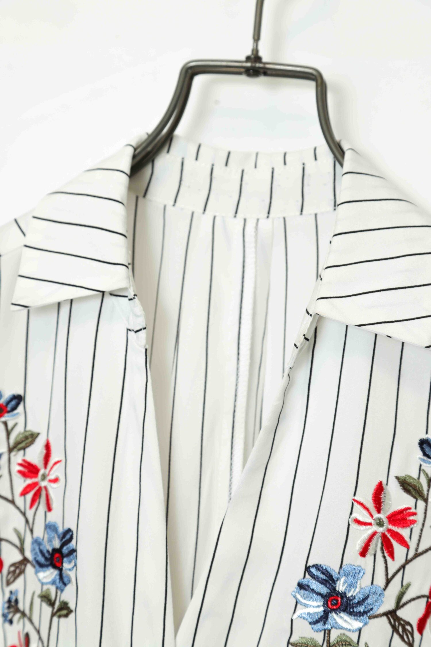 Alternative view of VINTAGE FLOWER EMBROIDERY SHIRT/L