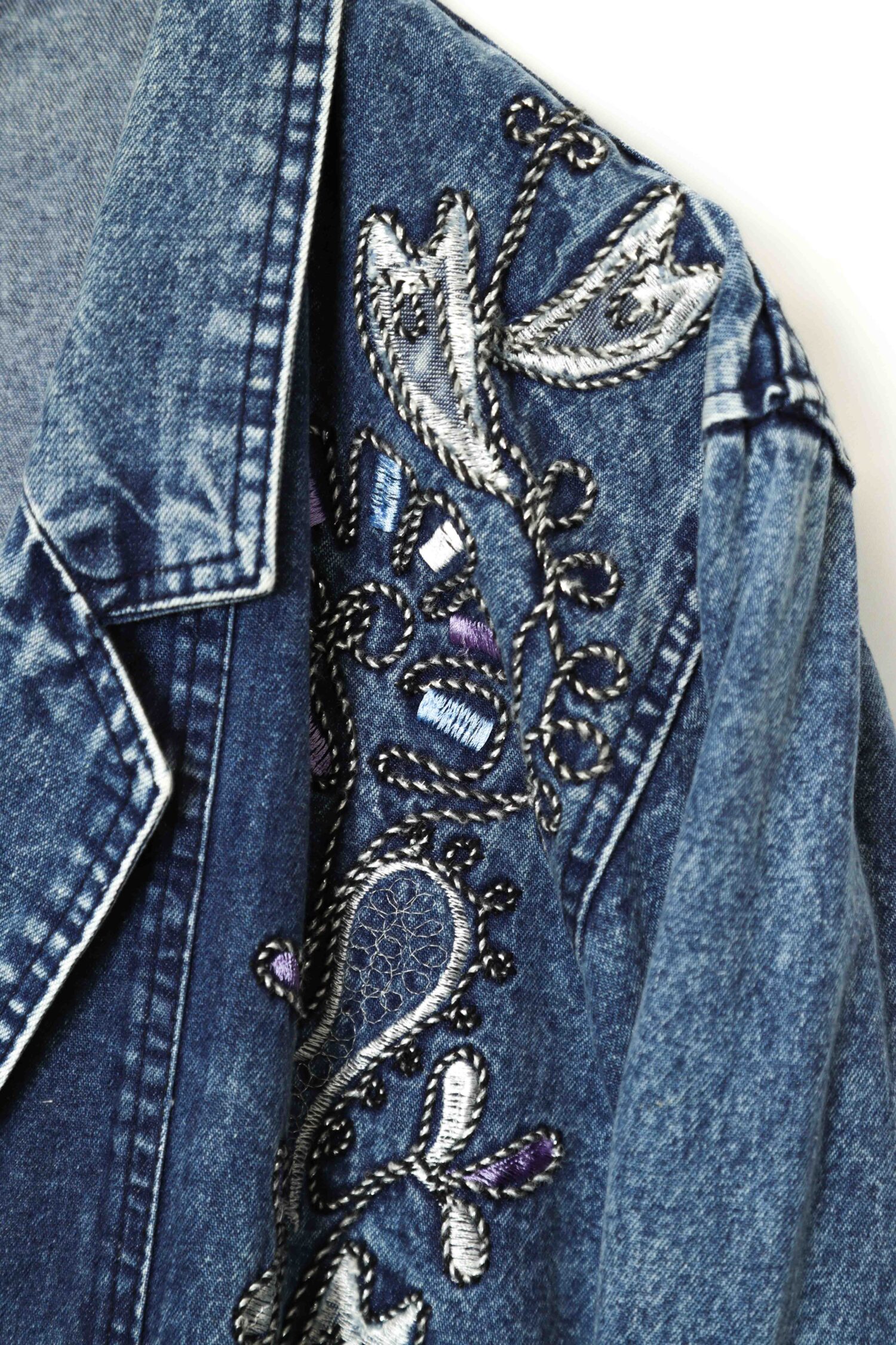 Alternative view of VINTAGE EMBROIDERY DENIM JACKET/L