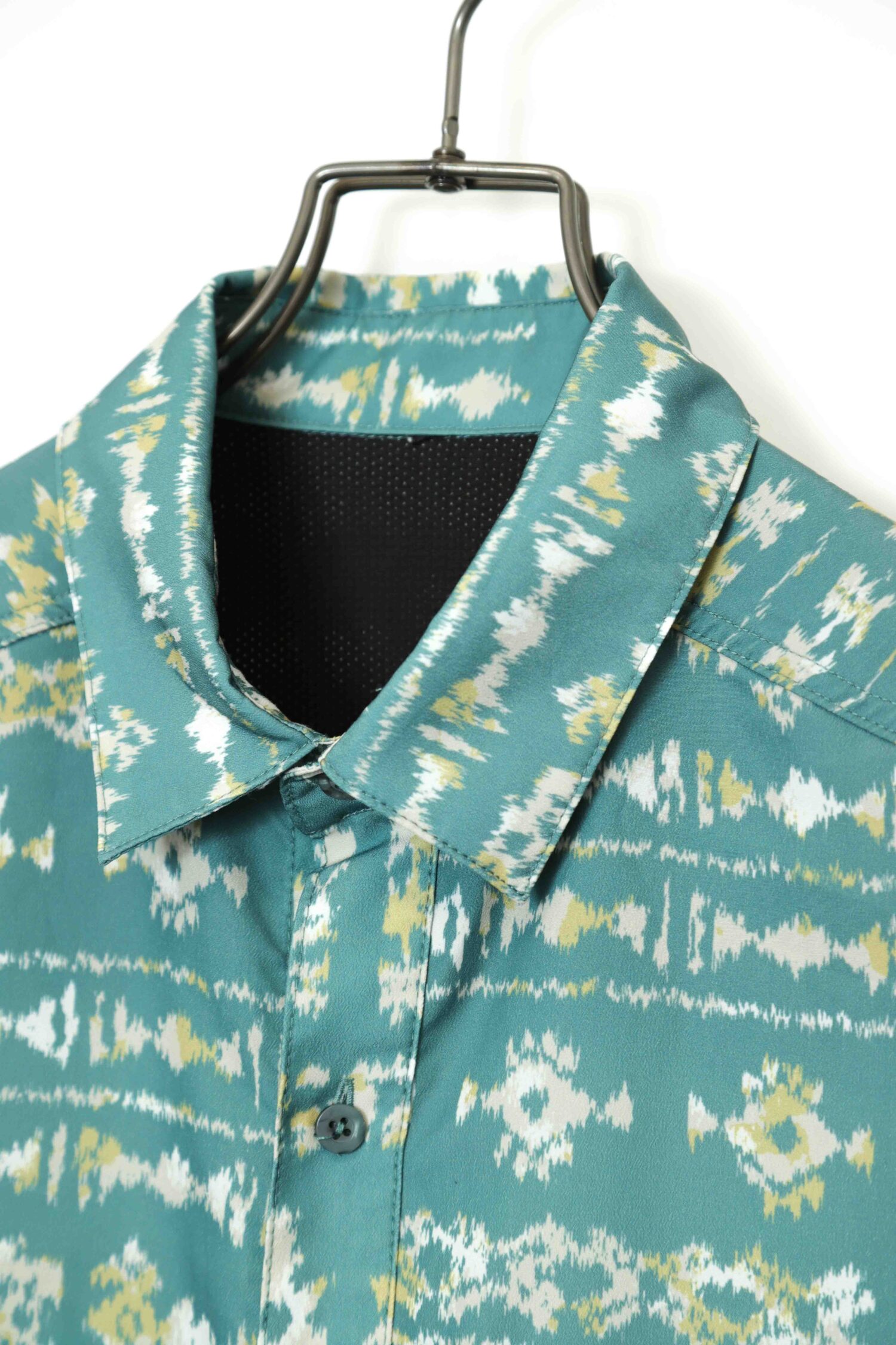 Alternative view of VINTAGE PRINTED SHORT SLEEVE SHIRT/L