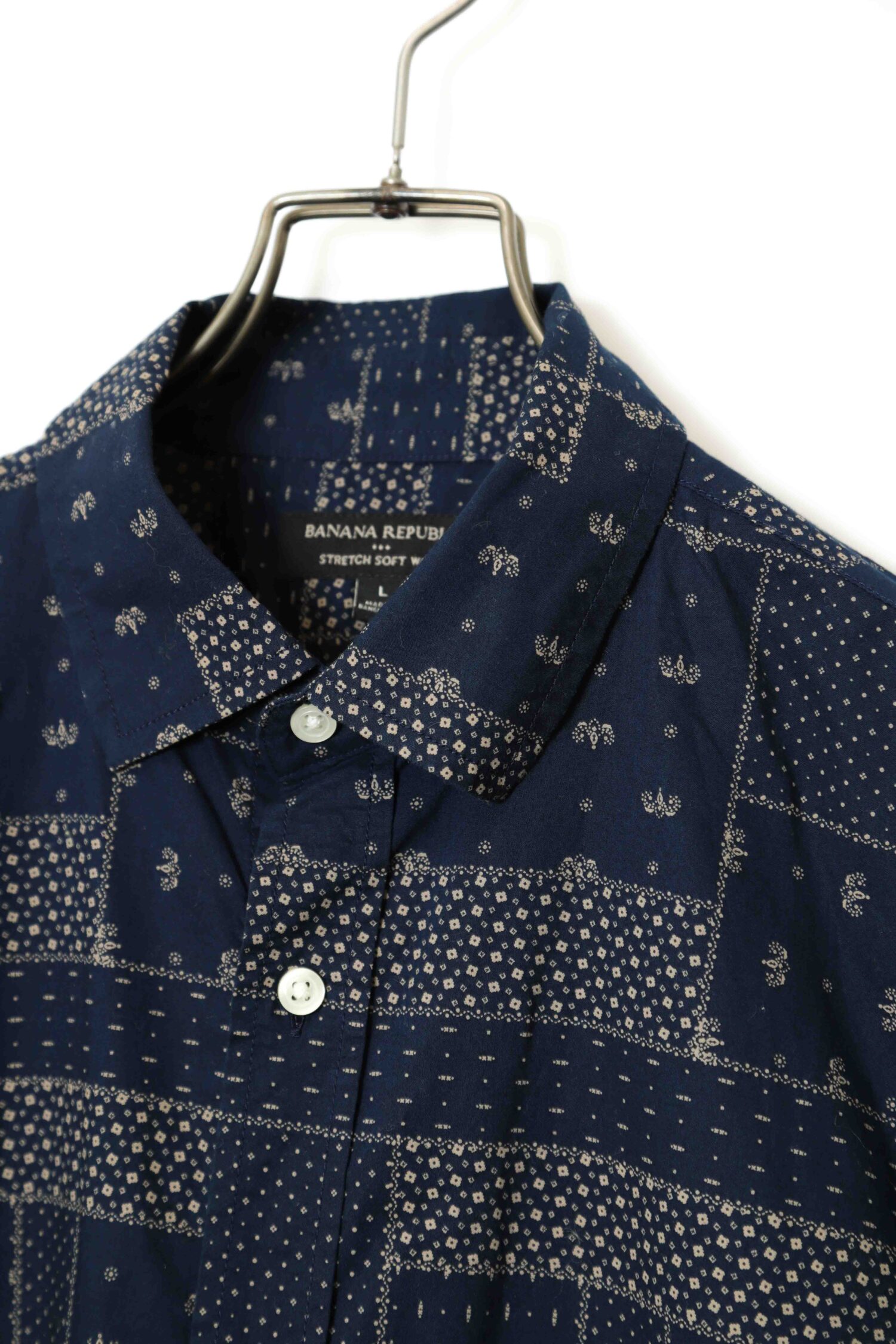 Alternative view of USED BANANA REPUBLIC PATTERN PRINTED SHIRT/L
