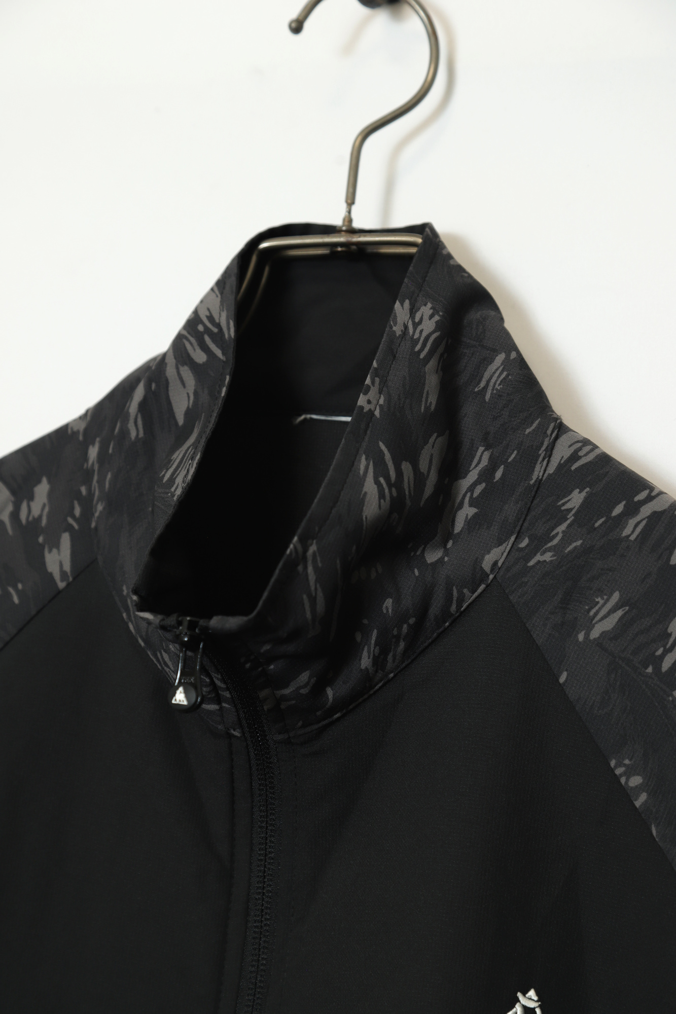 Alternative view of USED LE COQ SPORTIF PRINTED TRACK JACKET/L